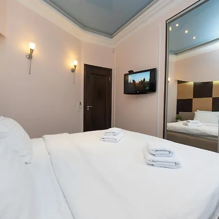 Apartment View On The Main Street Khreshchatyk 17 *